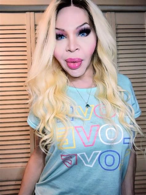 Transgirl Live Sex: The Best of Both Worlds on Cam! .
